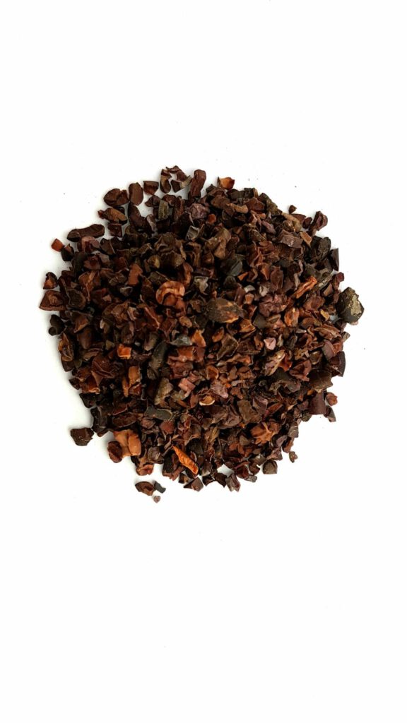 Kruszone ziarno kakaowca - nibsy