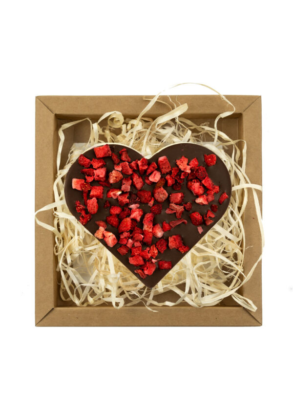 Milk chocolate heart with strawberries 100g