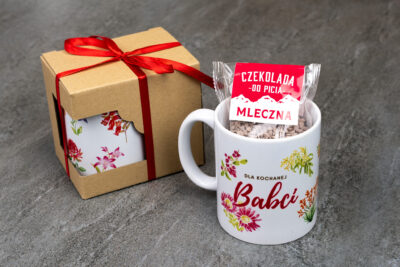 Kubek DLA BABCI z czekoladą do picia