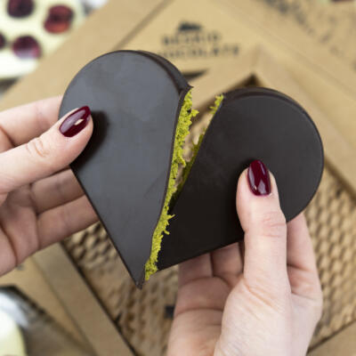 Czekolada dubajska serce - gorzka z pistacjami